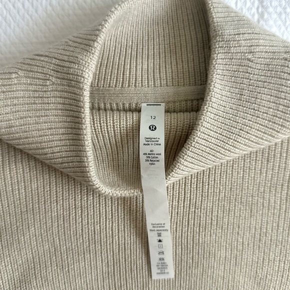 NWOT💕 Lululemon Merino Wool-Blend Ribbed Turtleneck Sweater SZ 12 - Picture 2 of 7